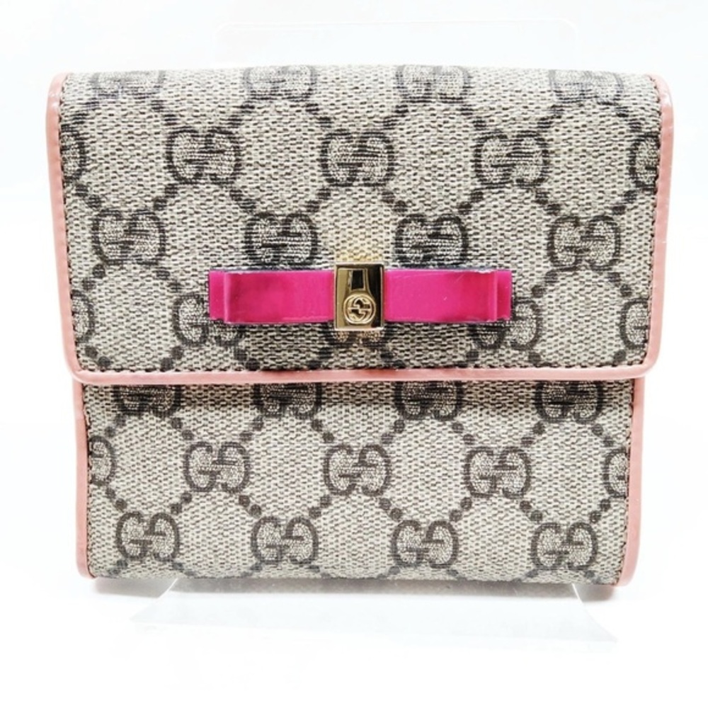 Gucci GG Supreme Pink Wallet